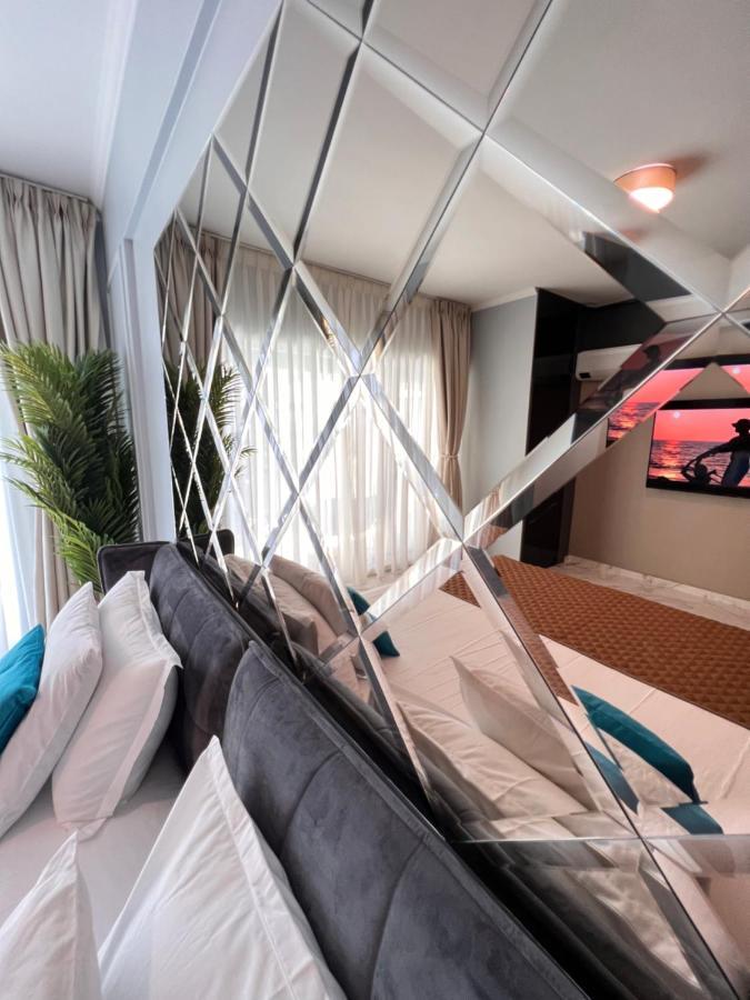 Blue Luxury Studio Mamaia Esterno foto